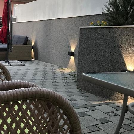 ספליט Holiday Home Aspalathos - With Free Parking, Near The Beach, A Few Minutes' Walking Distance To The Unesco Palace מראה חיצוני תמונה