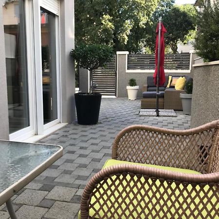 ספליט Holiday Home Aspalathos - With Free Parking, Near The Beach, A Few Minutes' Walking Distance To The Unesco Palace מראה חיצוני תמונה