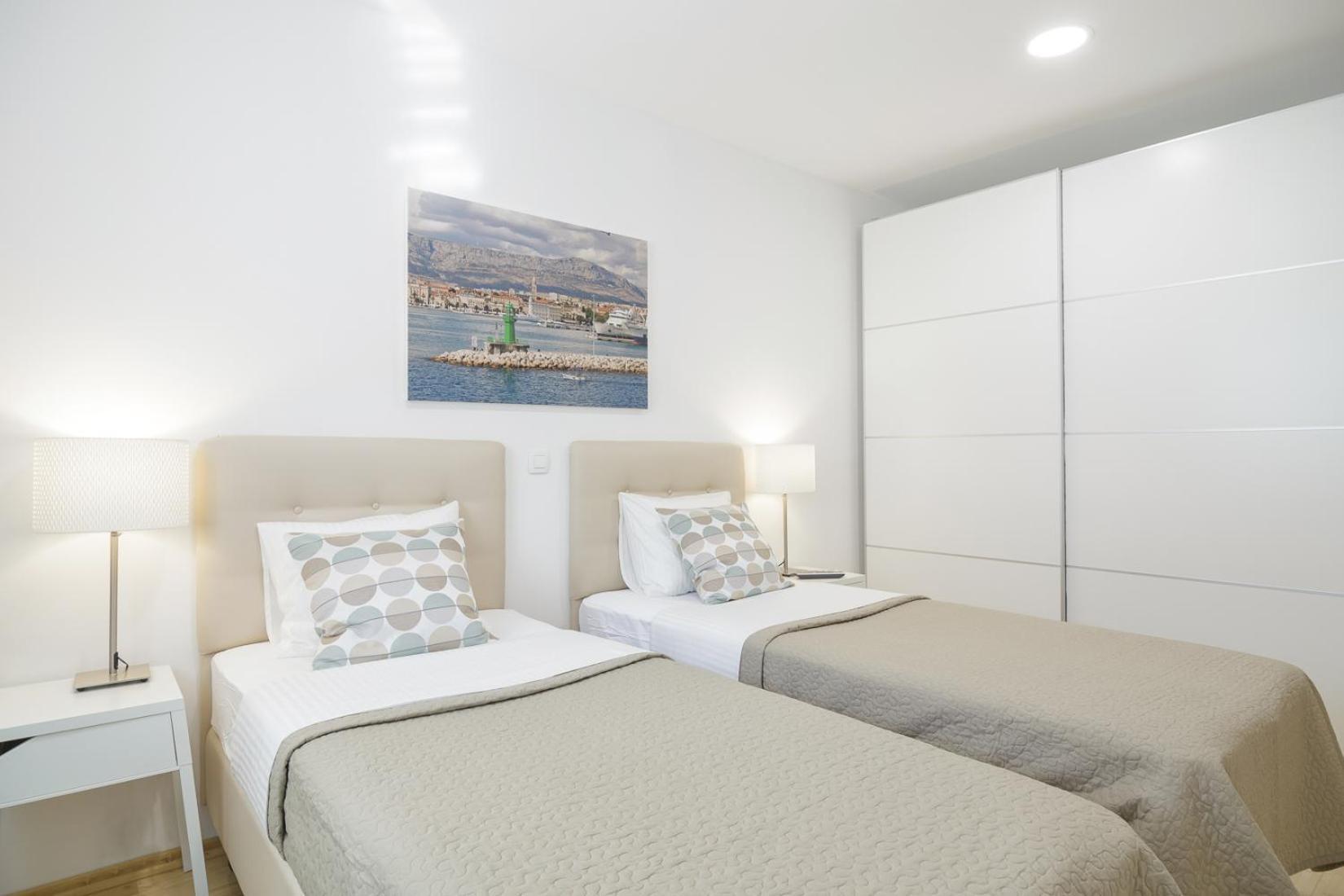 ספליט Holiday Home Aspalathos - With Free Parking, Near The Beach, A Few Minutes' Walking Distance To The Unesco Palace מראה חיצוני תמונה