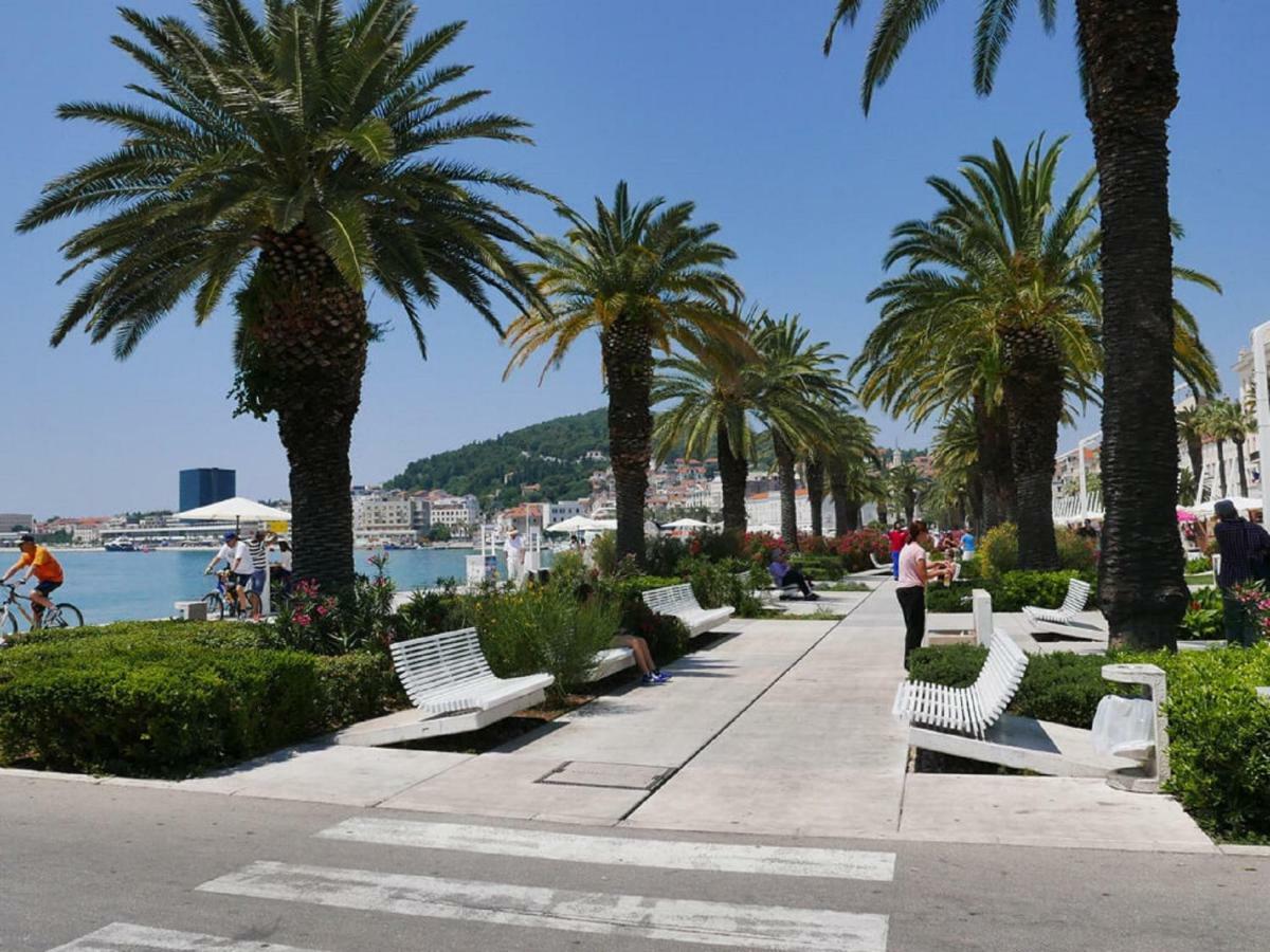 ספליט Holiday Home Aspalathos - With Free Parking, Near The Beach, A Few Minutes' Walking Distance To The Unesco Palace מראה חיצוני תמונה