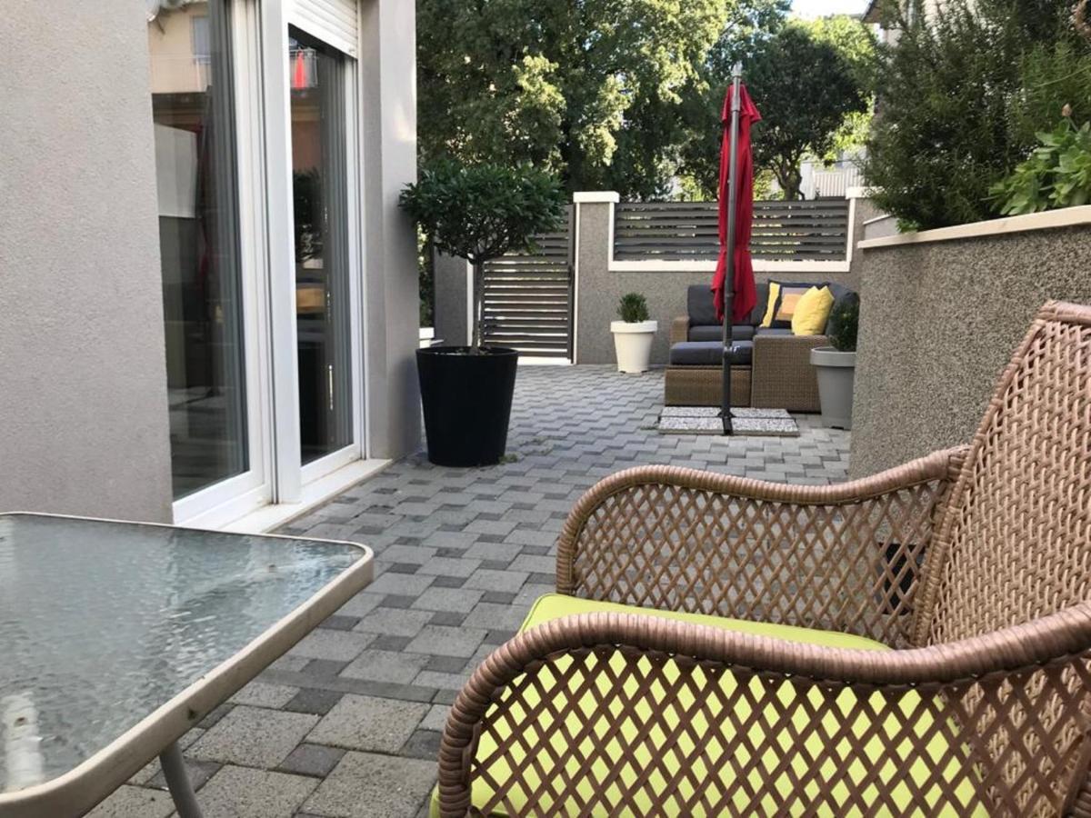 ספליט Holiday Home Aspalathos - With Free Parking, Near The Beach, A Few Minutes' Walking Distance To The Unesco Palace מראה חיצוני תמונה